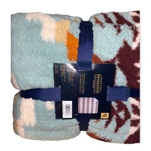NWT Pendleton Sherpa fleece  blanket